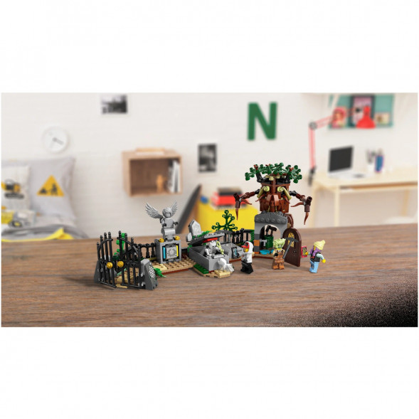 Конструктор Lego Hidden Side 70420 Загадка Старого Кладбища в Иркутске